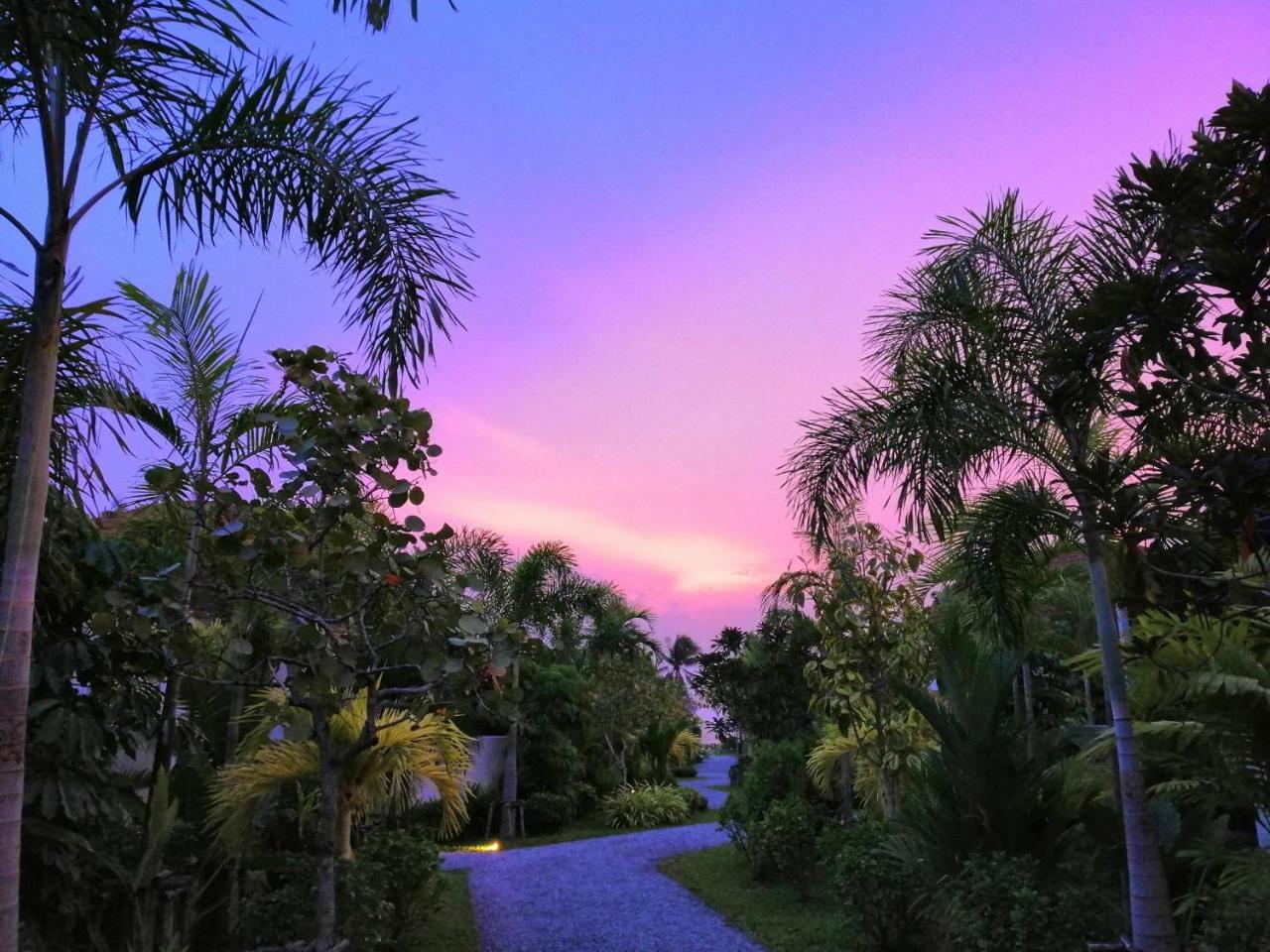 Tungtong Beach Villas Thap Sakae Esterno foto