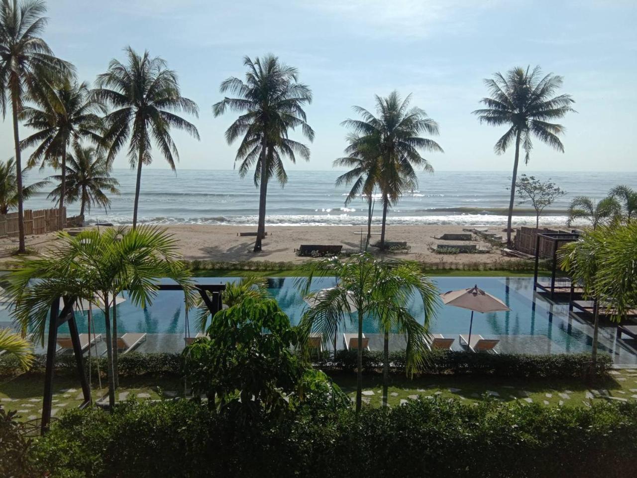 Tungtong Beach Villas Thap Sakae Esterno foto